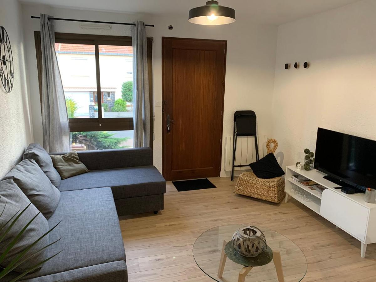 Logement Renove Et Moderne Au Sacre Coeur Cholet Bagian luar foto