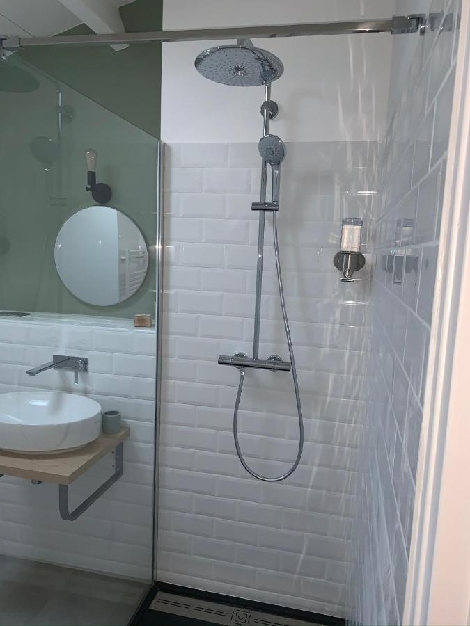 Logement Renove Et Moderne Au Sacre Coeur Cholet Bagian luar foto